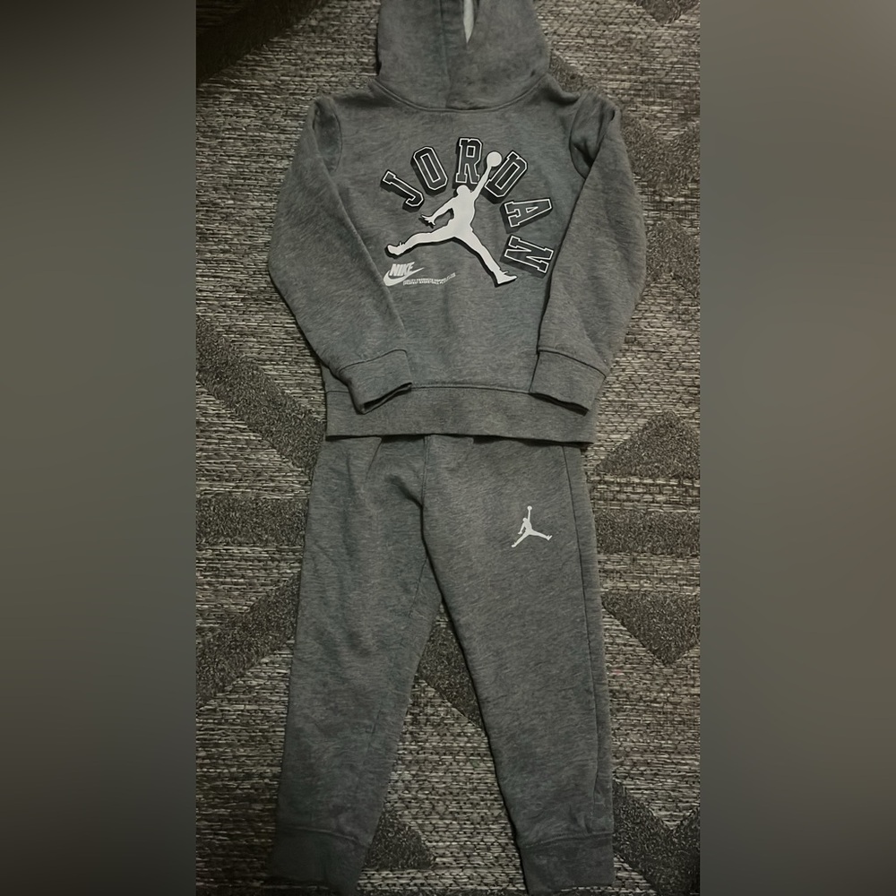 Nike Kids Gray Joggers and Sweatshirt Set